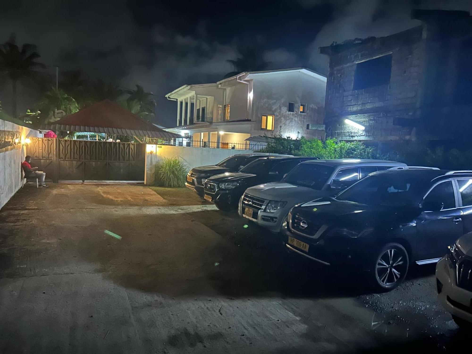 Residence Le Tali Либревиль Экстерьер фото