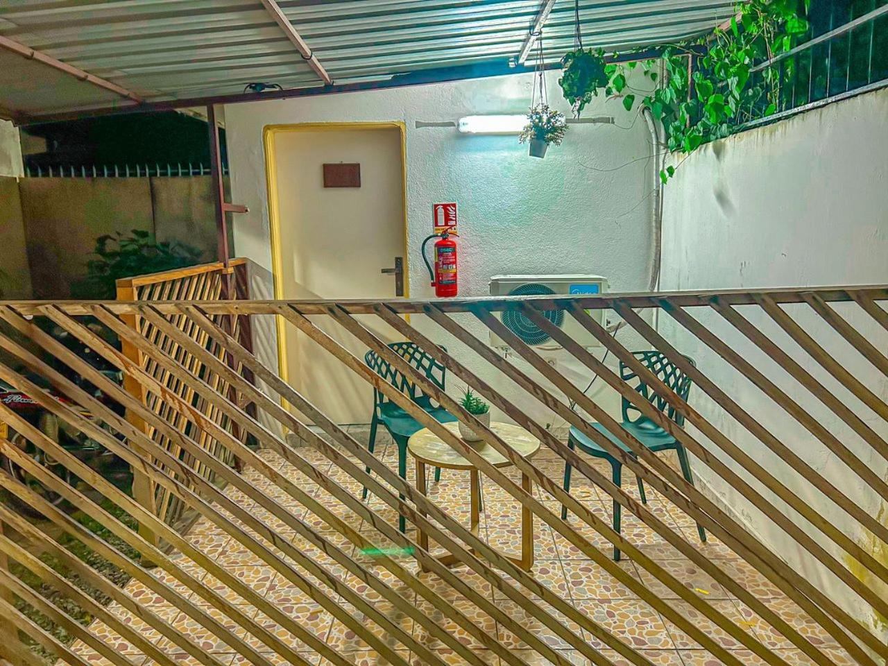 Residence Le Tali Либревиль Экстерьер фото